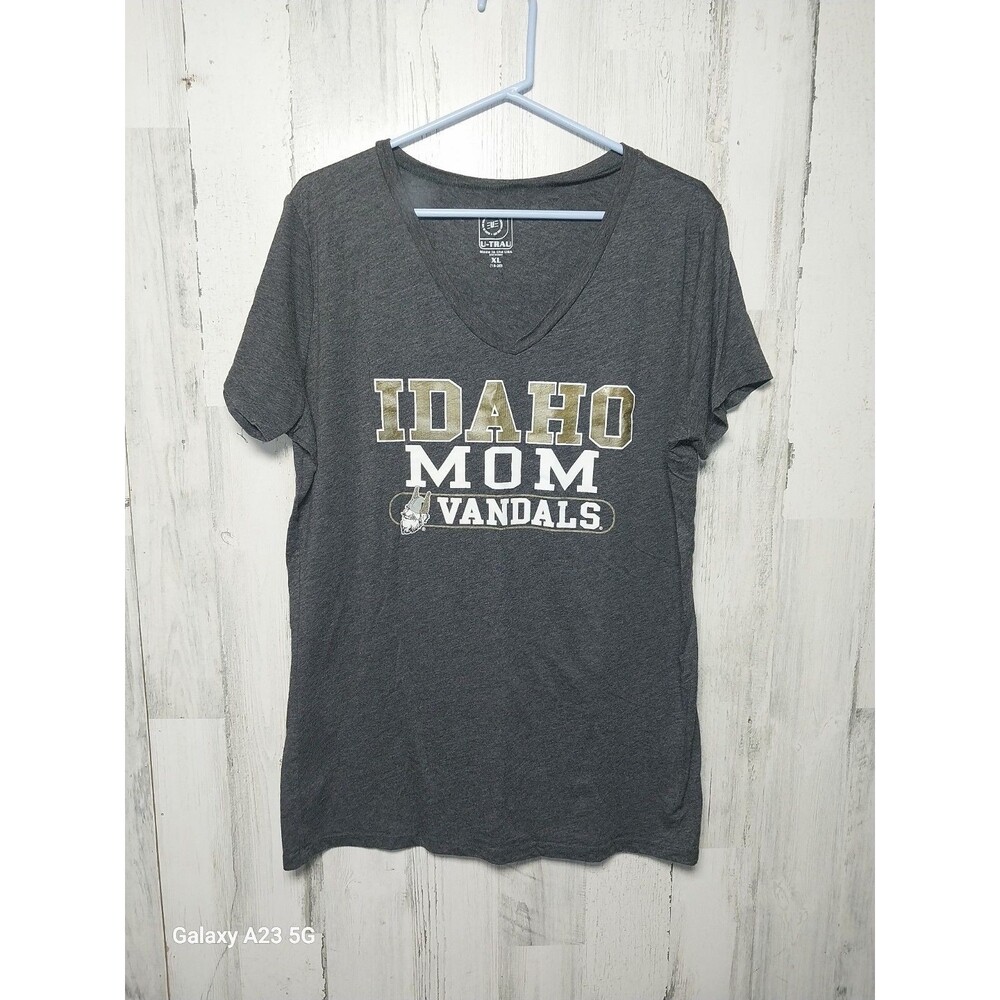 University Of Idaho Vandals Mom V Neck Tee Gray XL